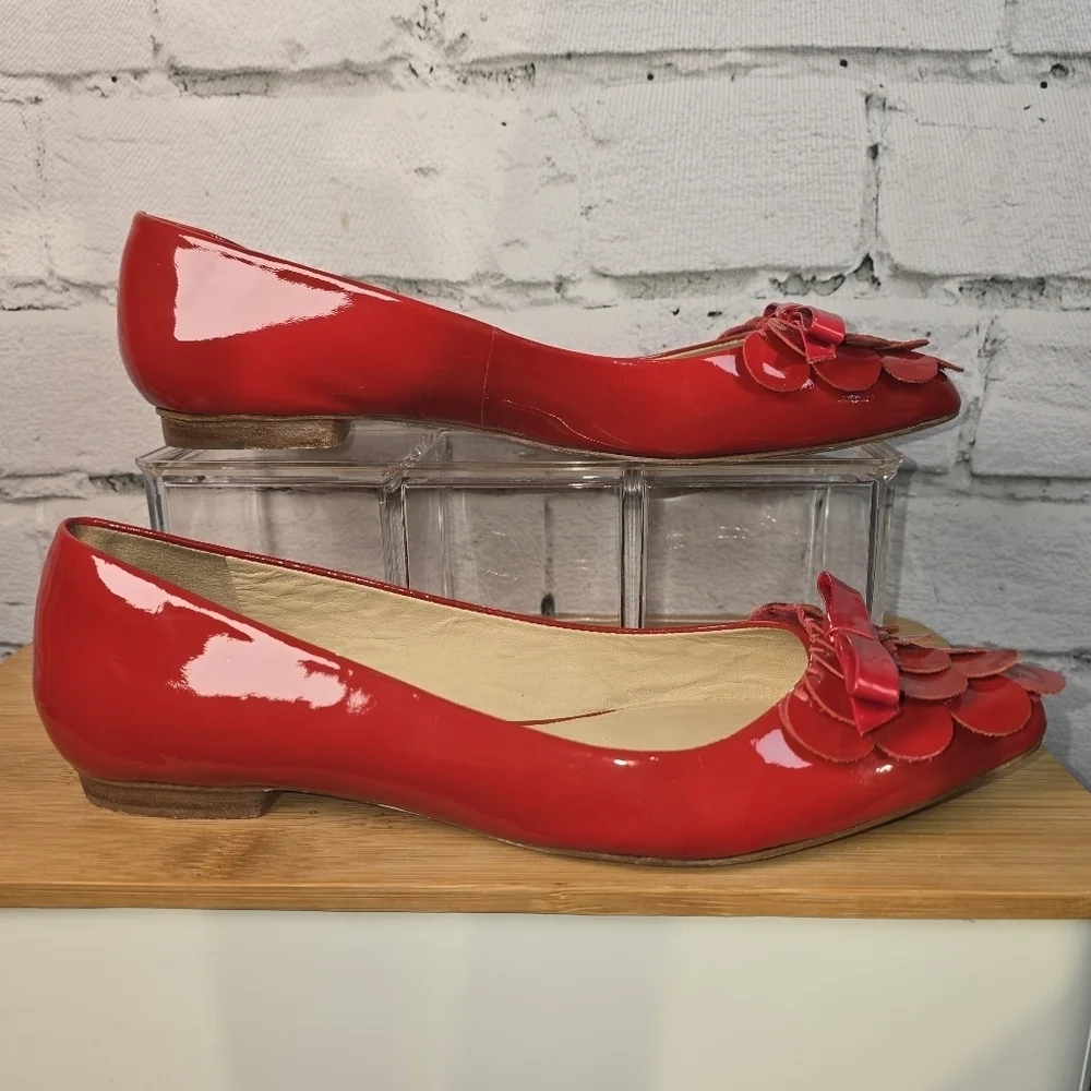 KATE SPADE NEW YORK ERICA RED PATENT FLATS WOMENS SIZE 6 1/2 EUC